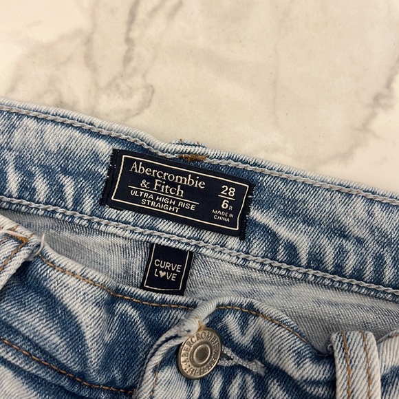 Abercrombie & Fitch Ultra High Rise Straight - Curve Love Jeans 28/6R - Picture 4 of 7